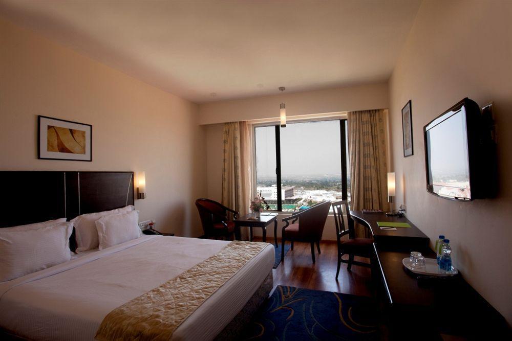 Hotel Leonia Holistic Destination à Shamirpet Extérieur photo