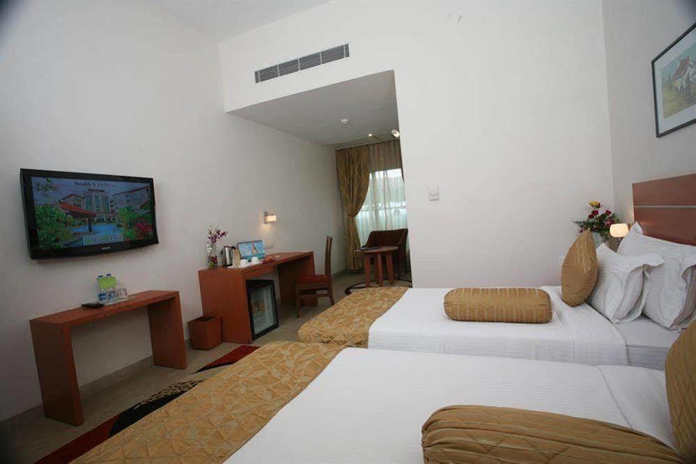 Hotel Leonia Holistic Destination à Shamirpet Extérieur photo
